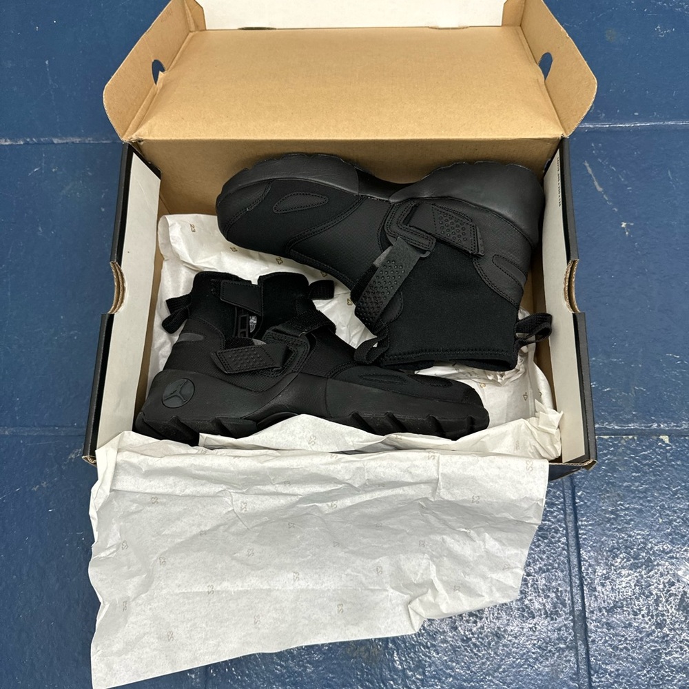 Jordan Trunner LX High Black Sneakers